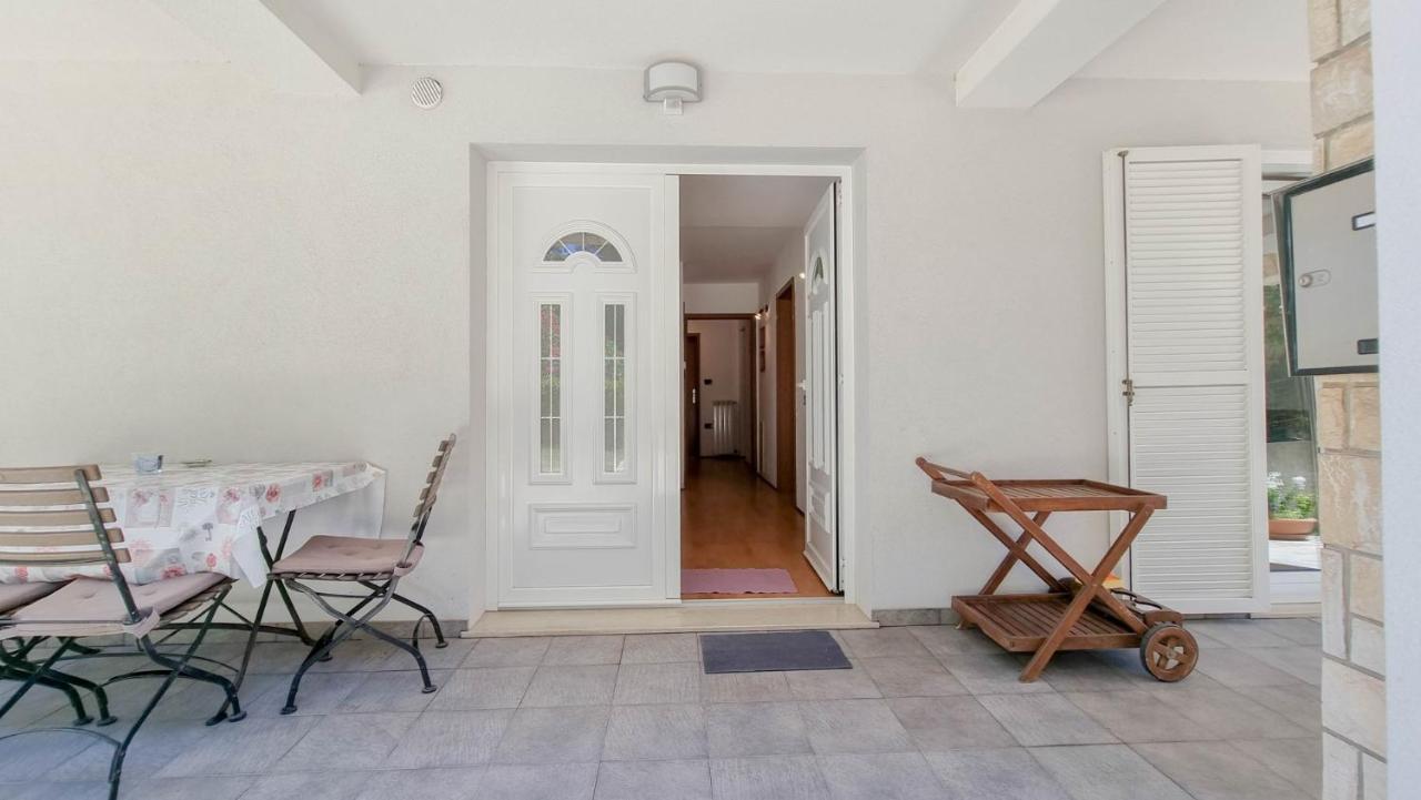 Ena Apartment Novigrad  Exterior photo